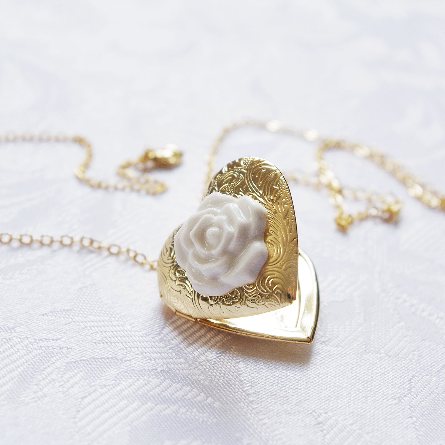 Classic Heart Locket With Porcelain Rose Pendant Necklace - Hèrosse